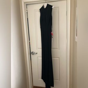 CLOSET CLEAR OUT SALE - IEENA for MacDuggal size 2 black evening gown w/train